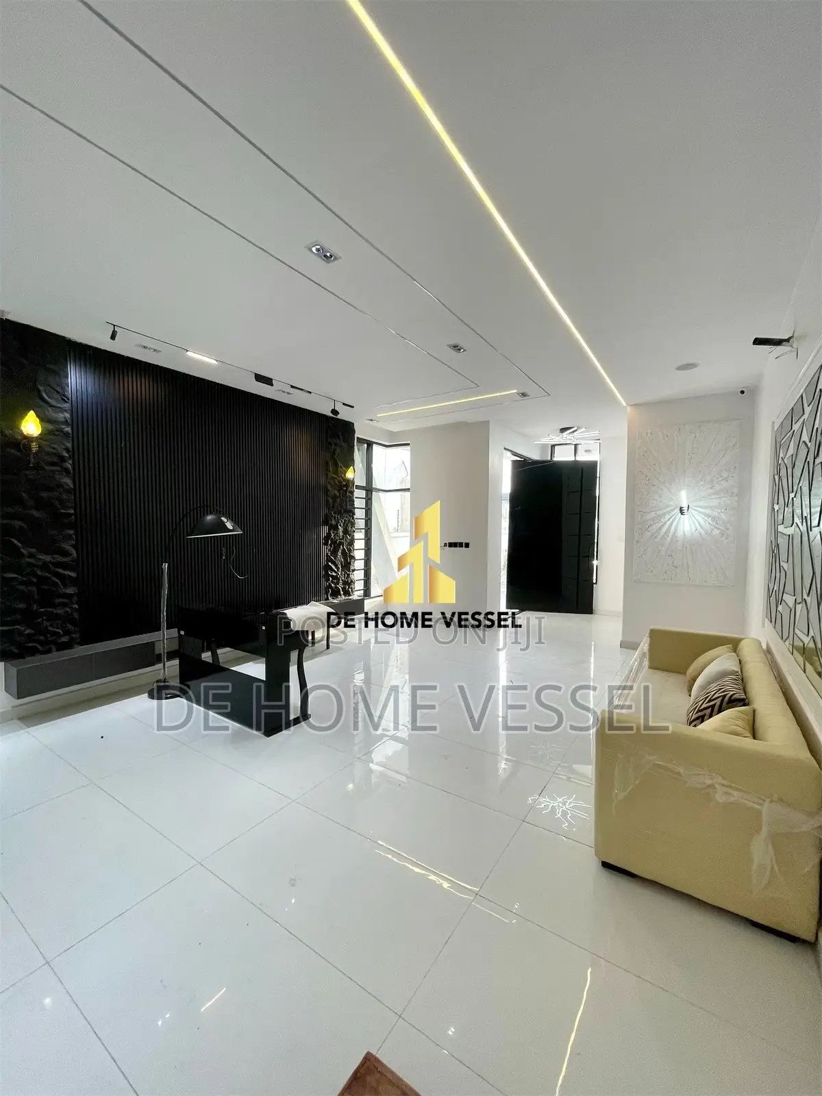 5bdrm Duplex in Ikota for sale