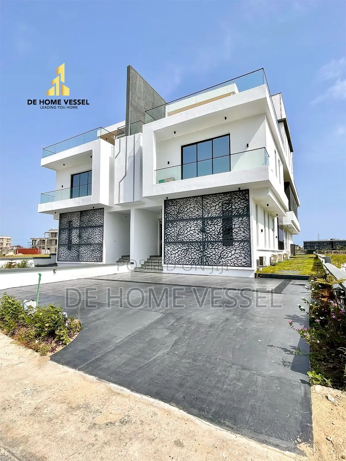 5bdrm Duplex in Ikate for sale