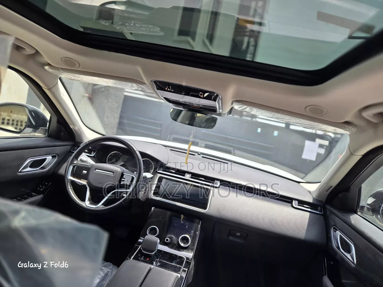 Land Rover Range Rover Velar R-Dynamic S 2022 White