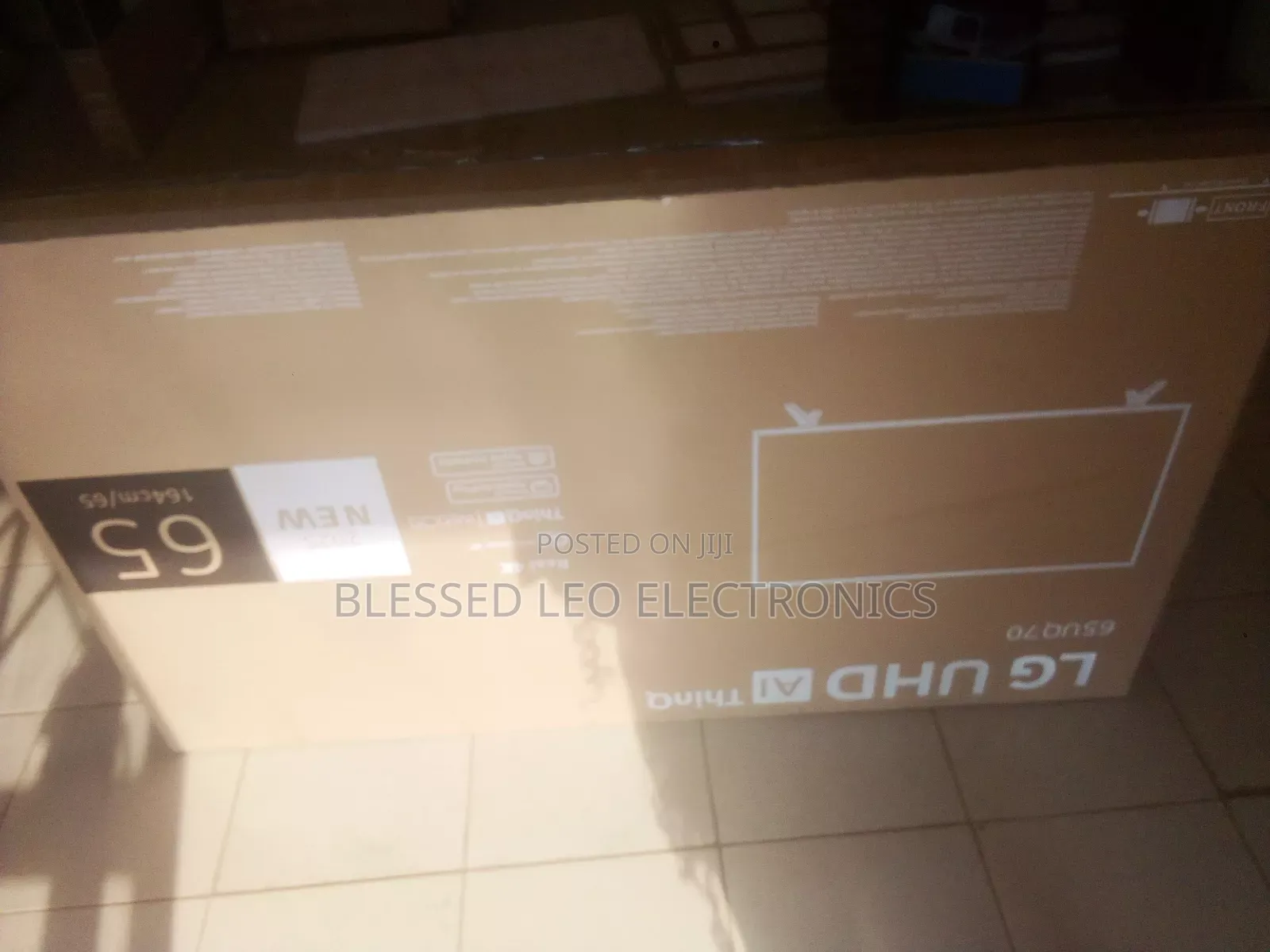 65inches Smart Tv With Brand Logo