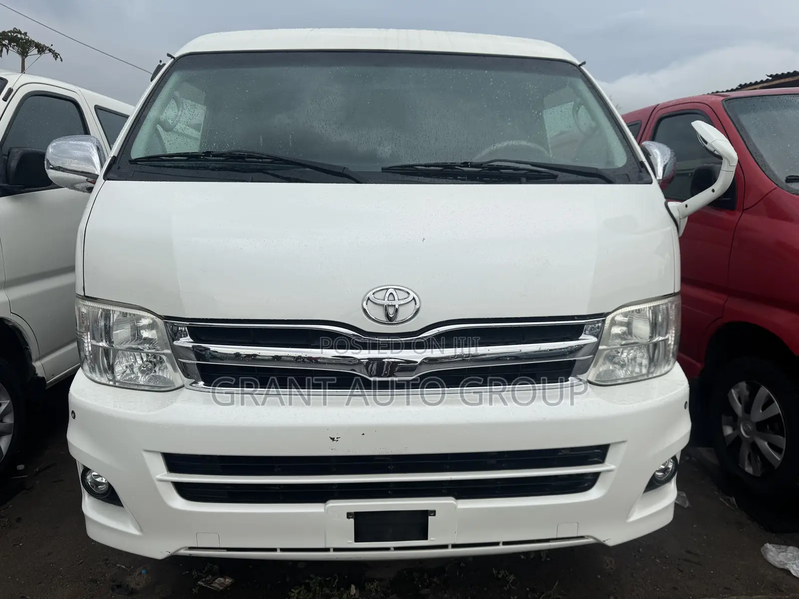 Toyota HiAce 2015 White