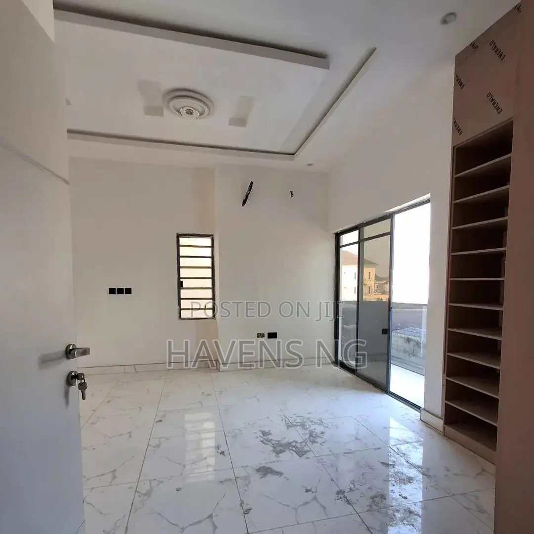 4bdrm Duplex in Sangotedo for sale