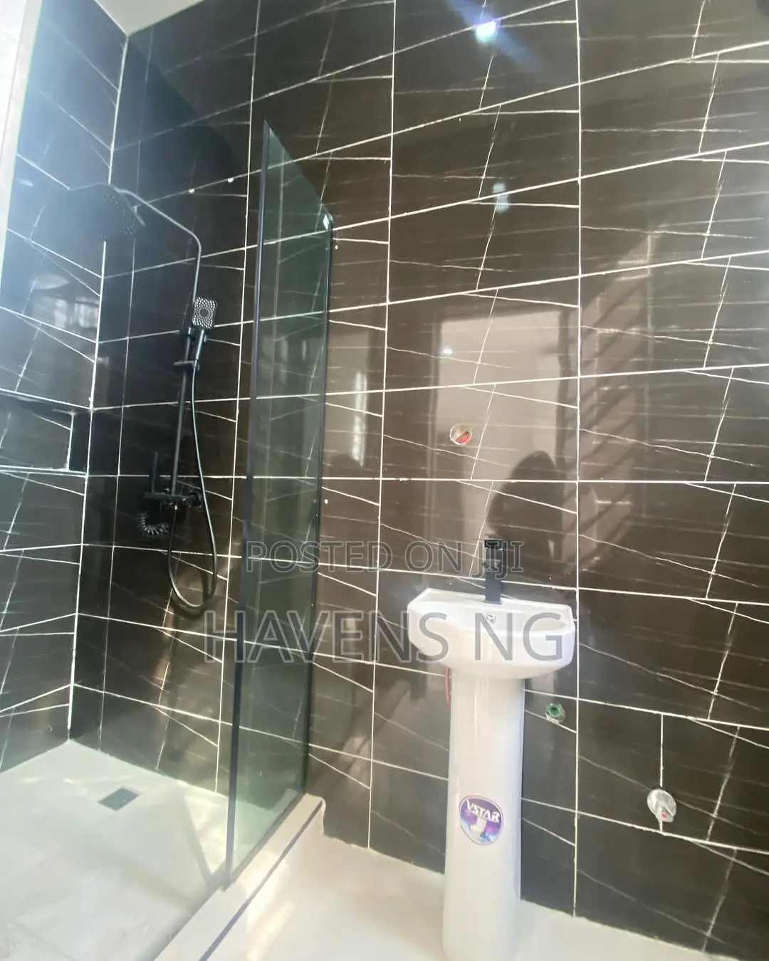 4bdrm Duplex in Ikota for sale
