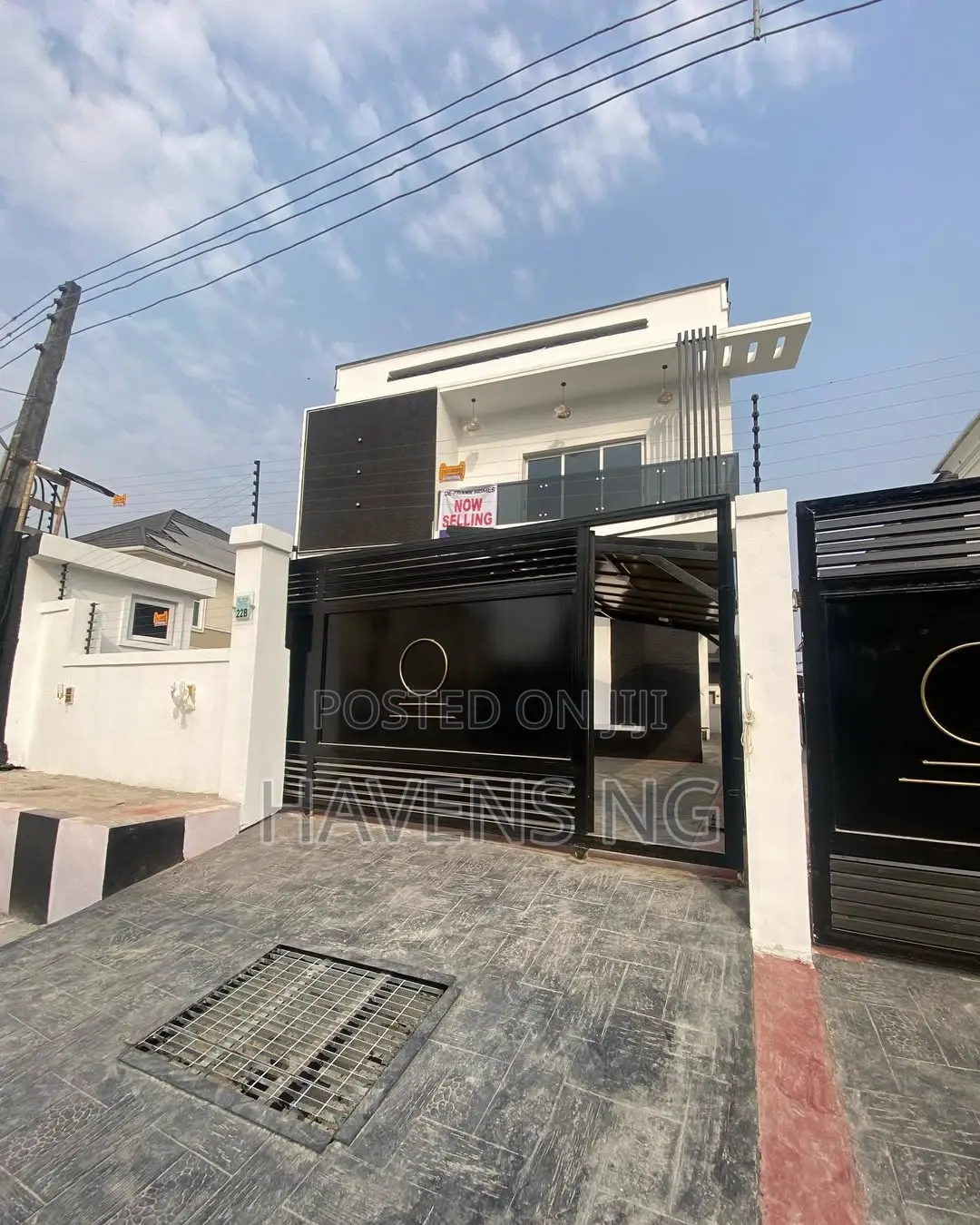 5bdrm Duplex in Ikota for rent