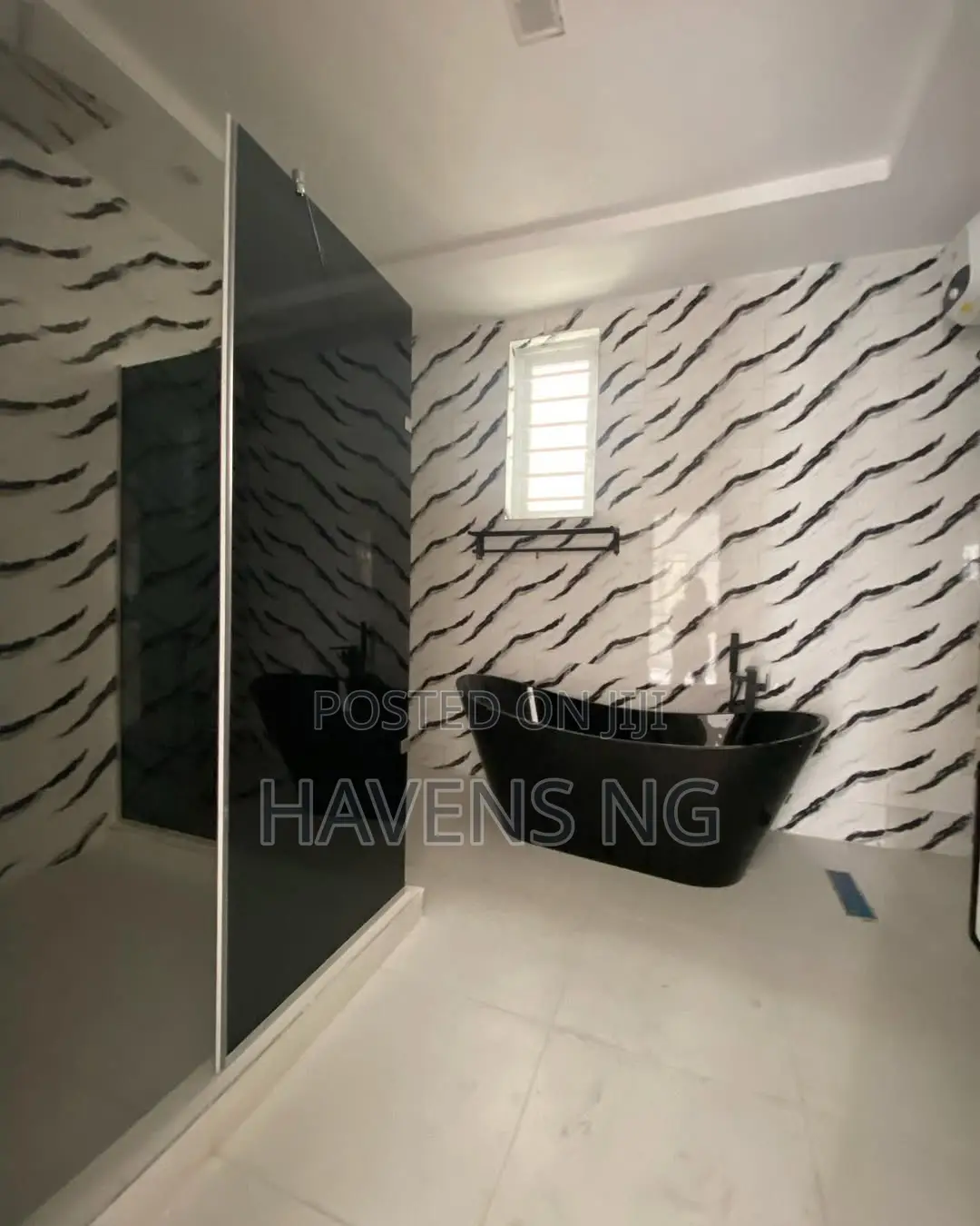 5bdrm Duplex in Ikota for rent