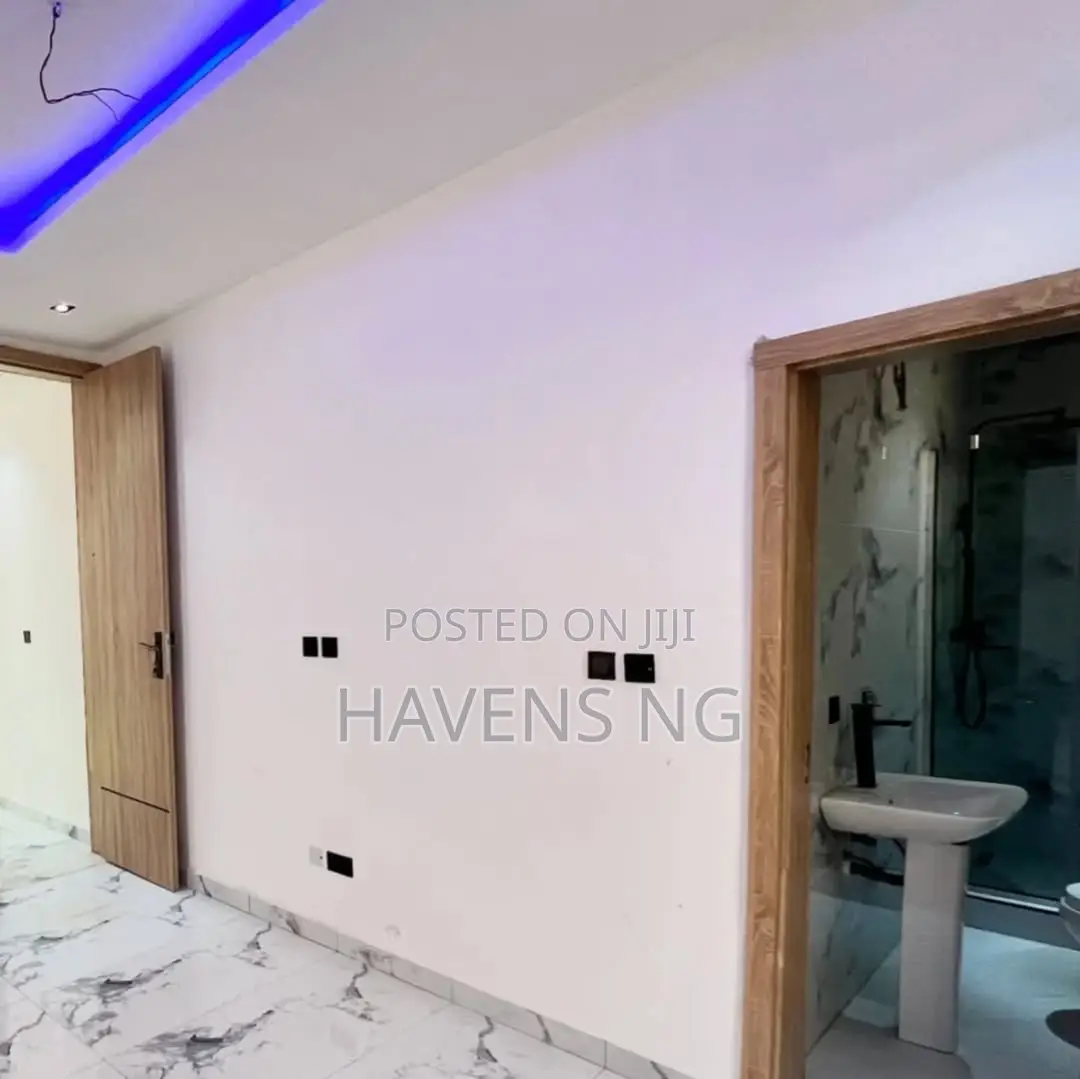 4bdrm Duplex in Lekki Phase 1 for sale