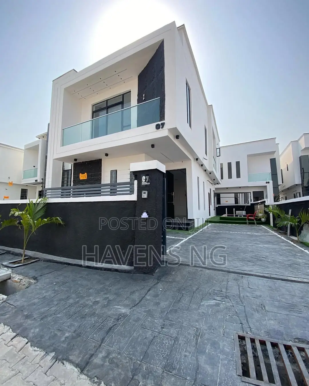 4bdrm Duplex in Ikota for sale