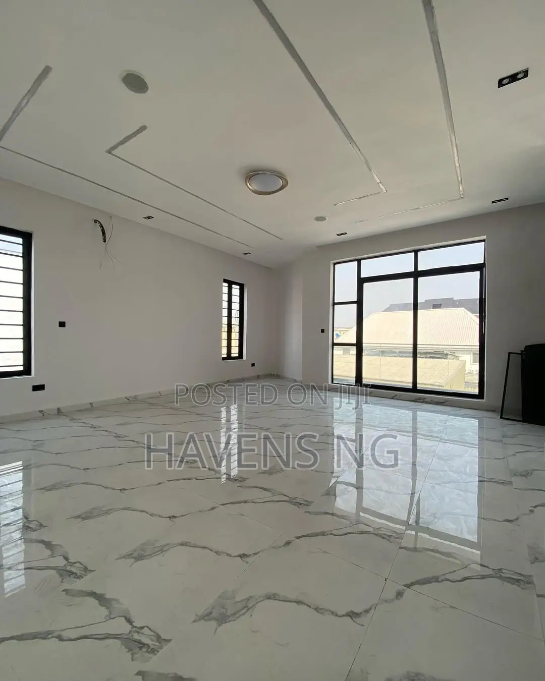 4bdrm Duplex in Ikota for sale