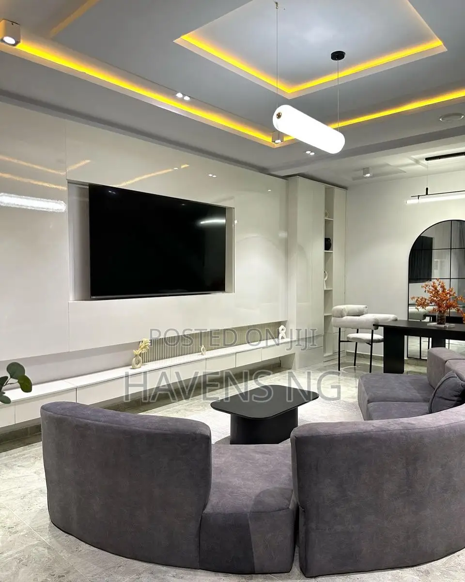 Luxury 4-Bedroom Apartment – Your Home Away From Home