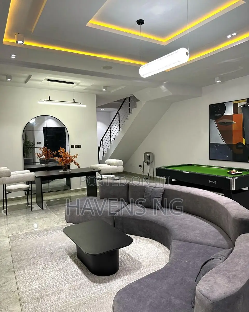 Luxury 4-Bedroom Apartment – Your Home Away From Home