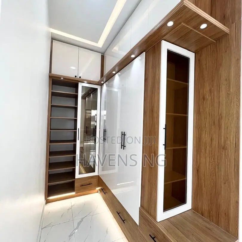 5bdrm Duplex in Sangotedo for sale