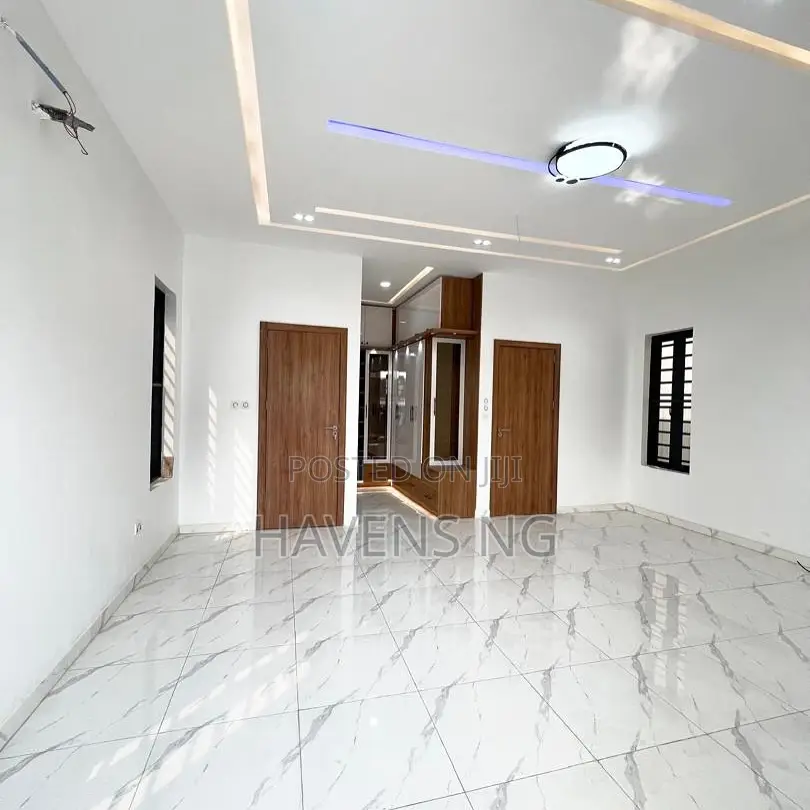 5bdrm Duplex in Sangotedo for sale