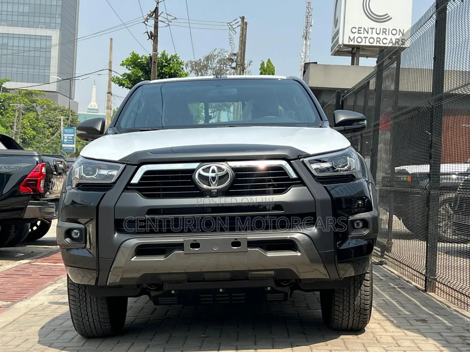 New Toyota Hilux 2025 Black