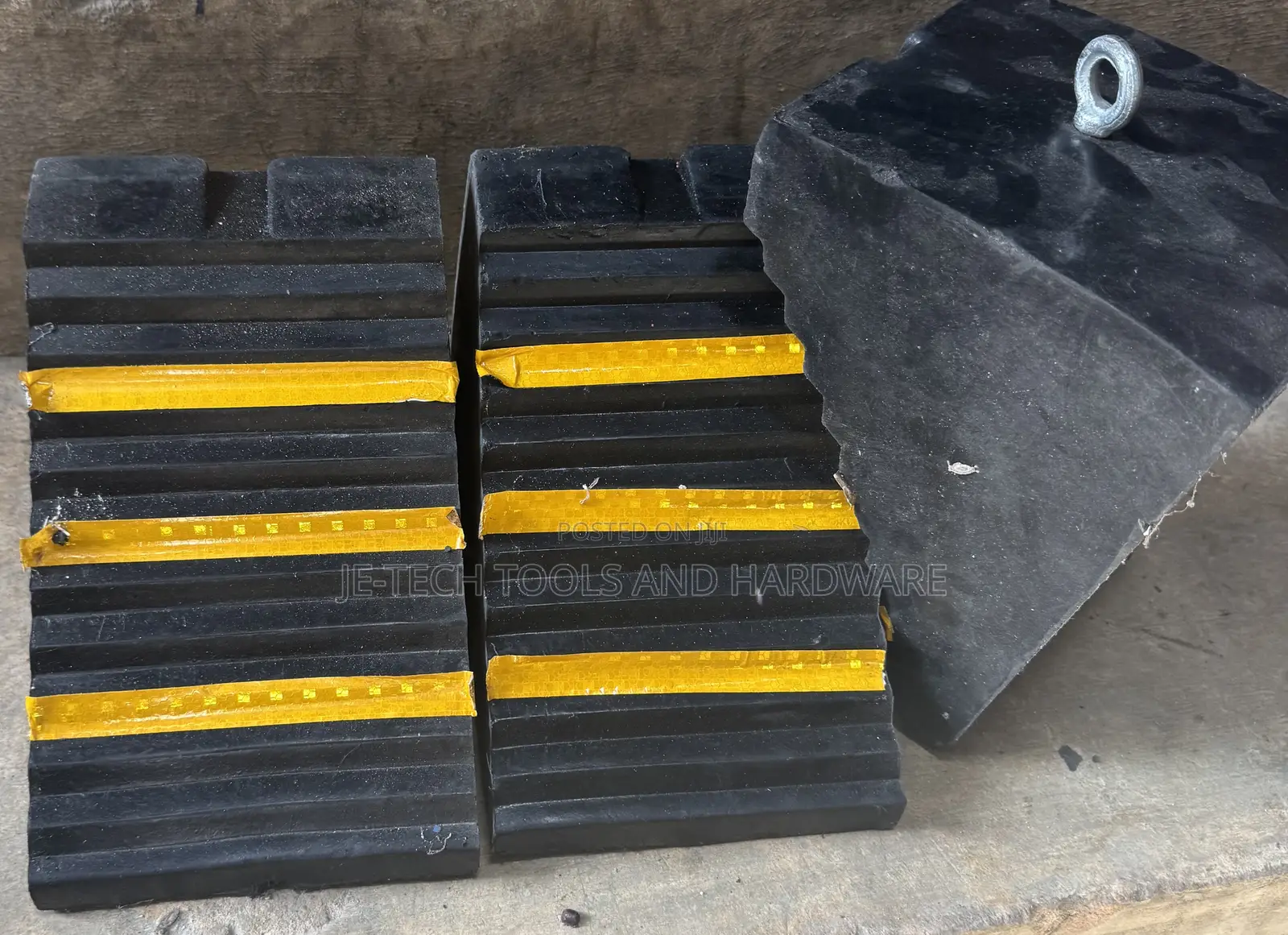 Rubber Wheel Chock Truck Heavy Duty Wheel Chock