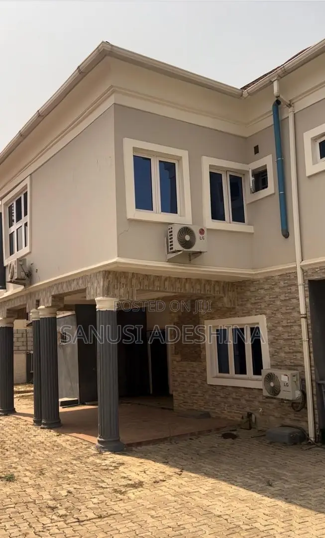 4bdrm Duplex in Gwarimpa Estate,By, Gwarinpa for sale