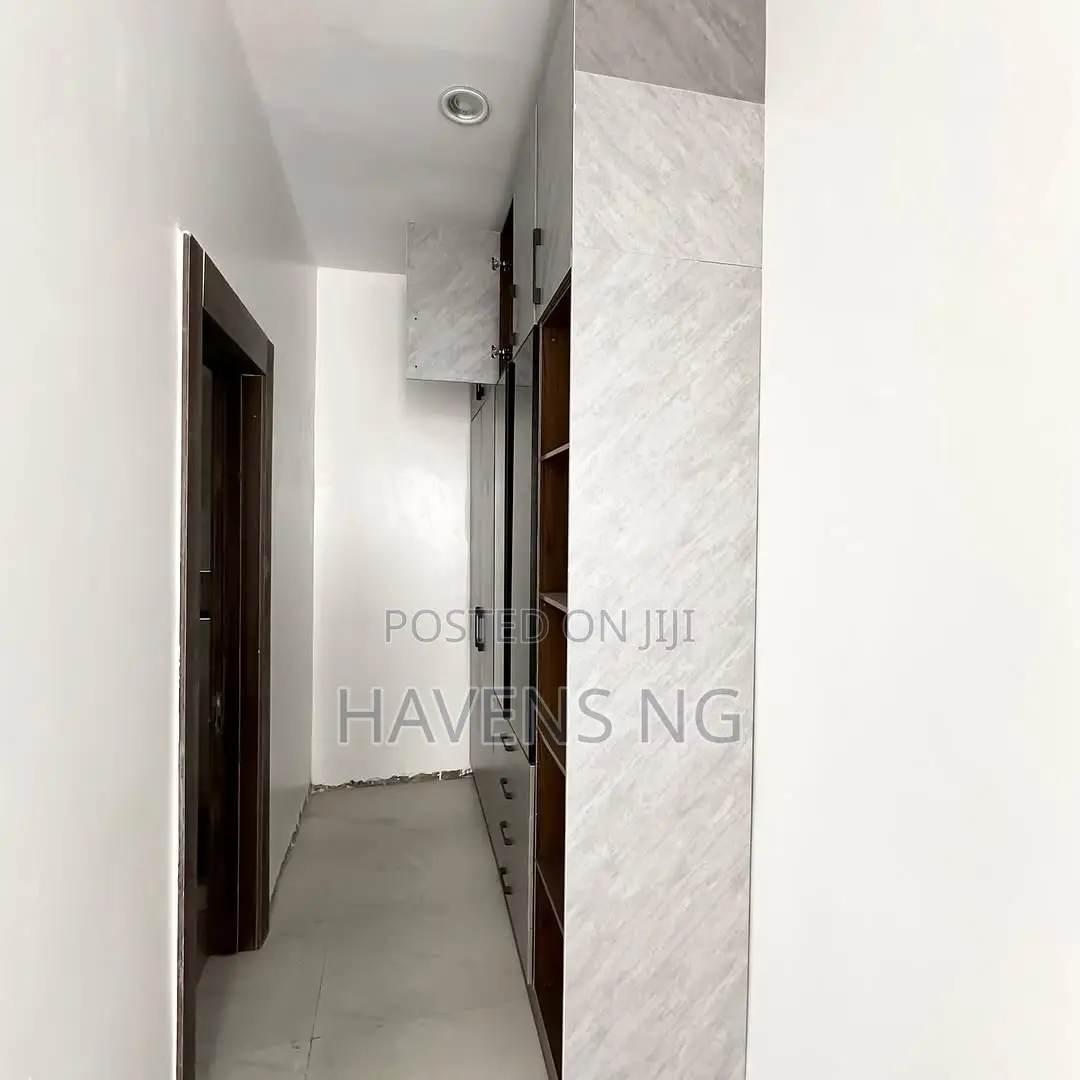 5bdrm Duplex in Ikate for sale