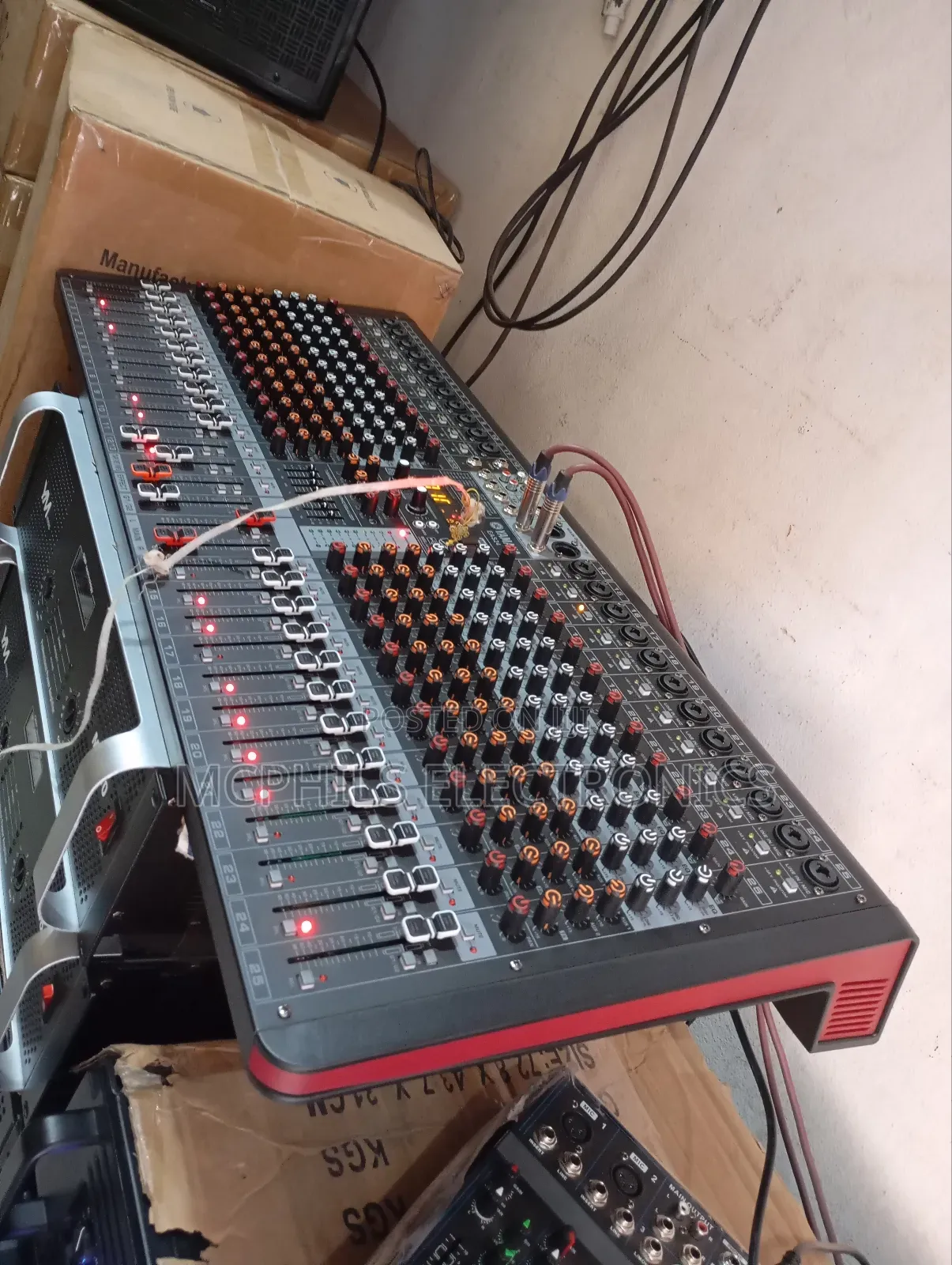Yamaha Eas-24 Professional Mixer