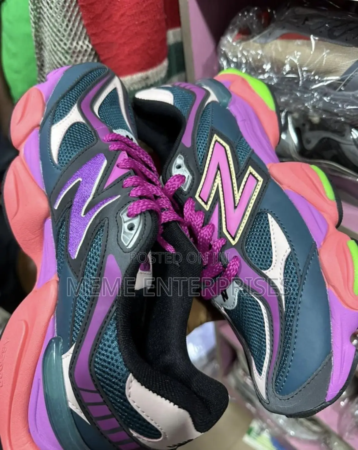New Balance Sneakers 