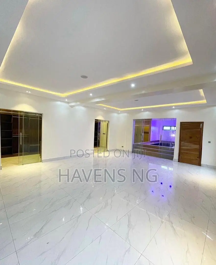 5bdrm Duplex in Lekki Phase 1 for sale