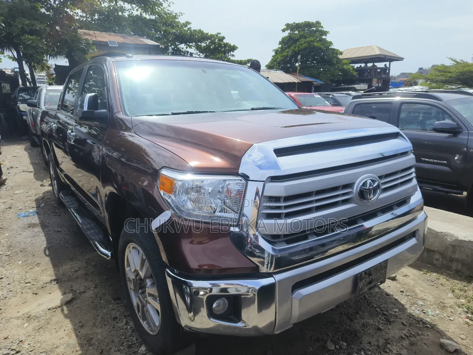 Toyota Tundra 2015 Brown