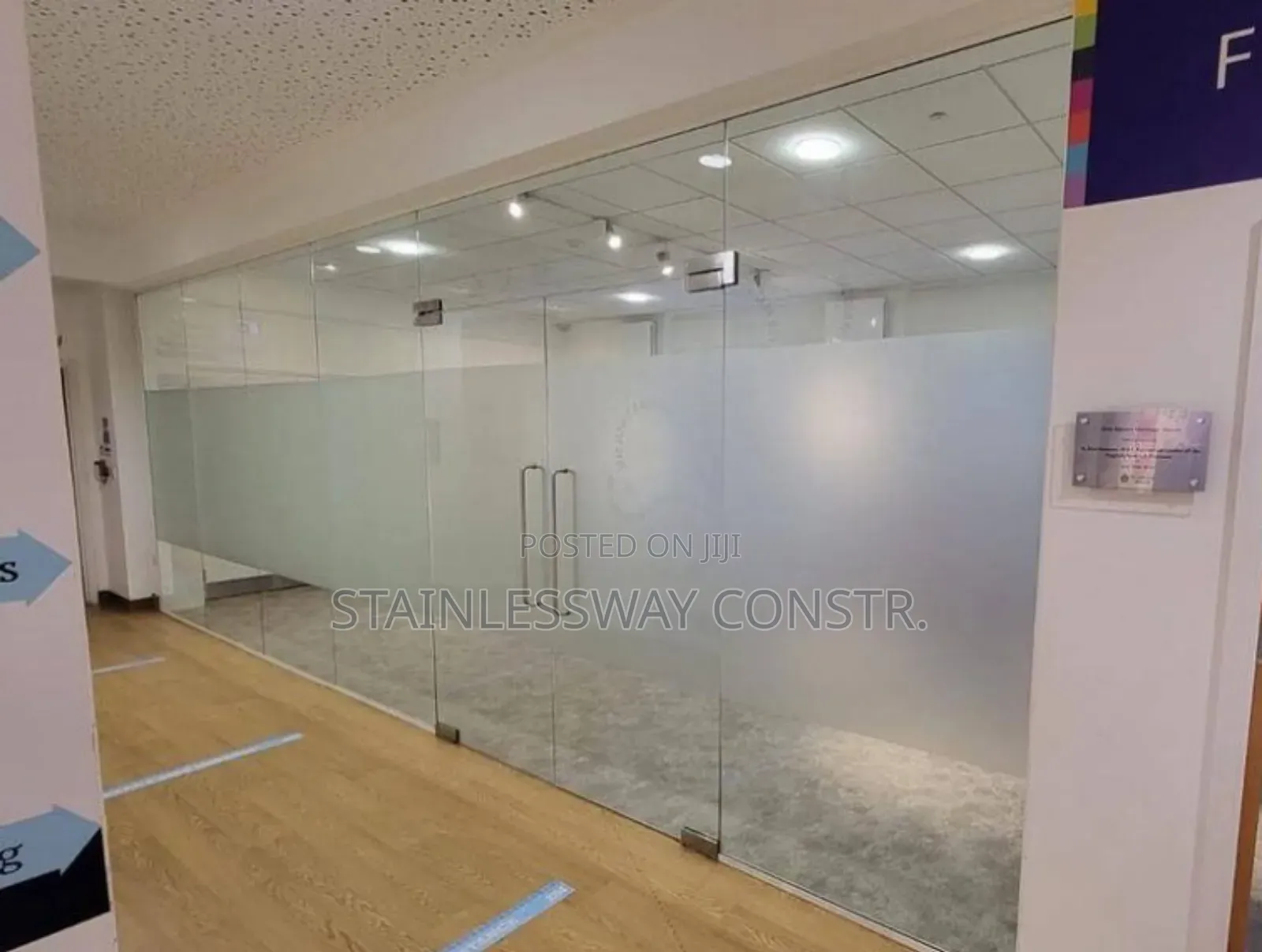 Personalize Your Workspace With Glass Partition