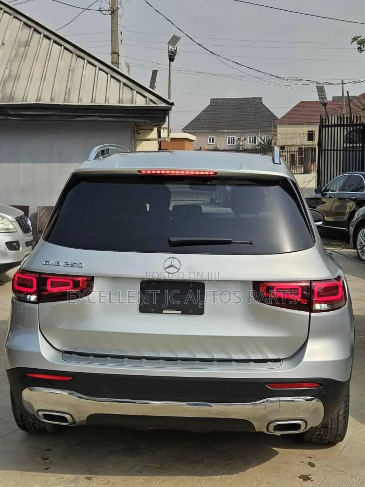Mercedes-Benz GLB-Class GLB 250 4MATIC 2020 Silver