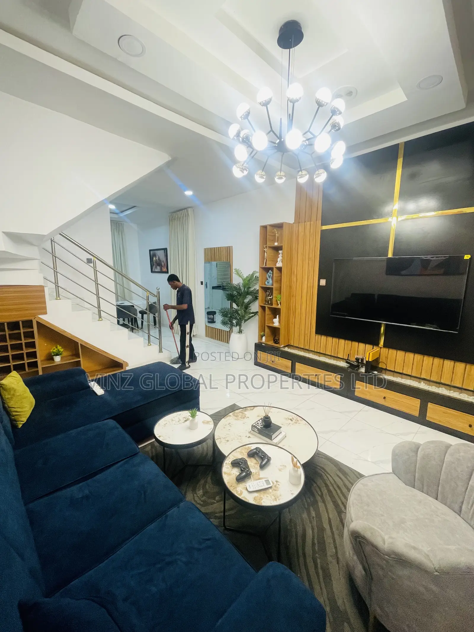 Luxury 2 Bedroom Duplex With Play Station 24/7 Electrcity