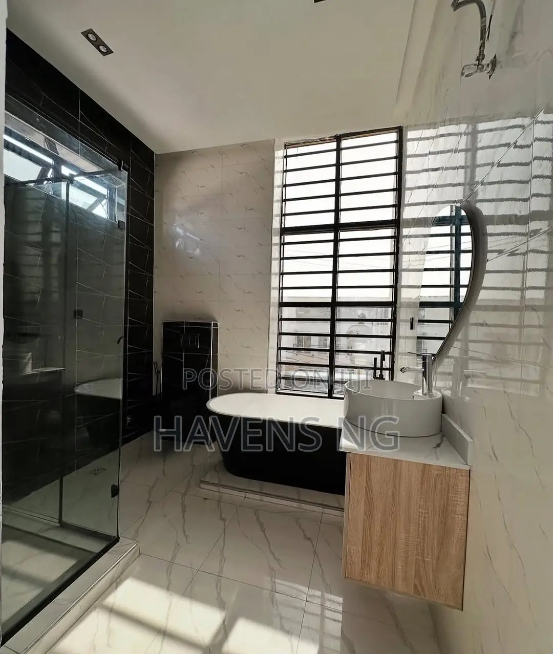 4bdrm Duplex in Ikota for sale