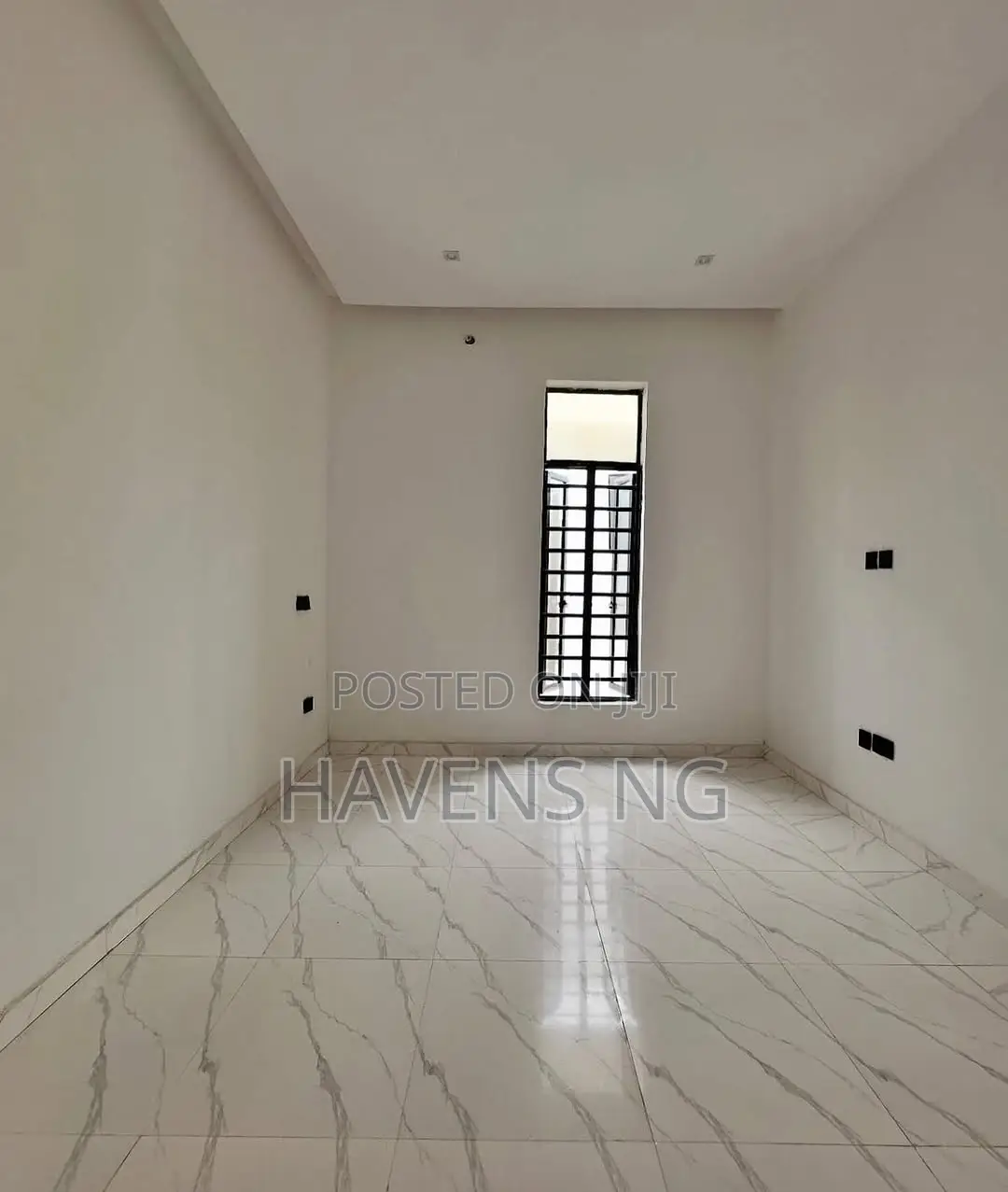 4bdrm Duplex in Ikota for sale