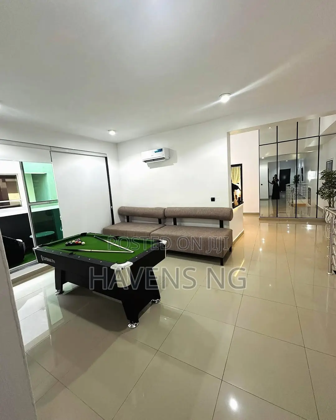Luxury 4 Bedroom Maisonette in Ikate.
