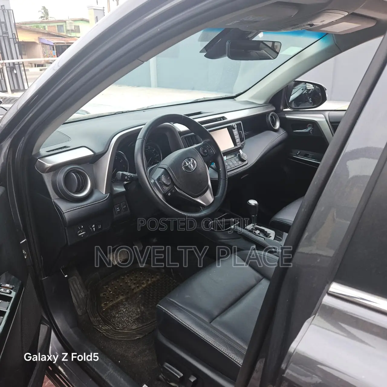 Toyota RAV4 Limited 4dr SUV AWD (2.5L 4cyl 6A) 2018 Gray