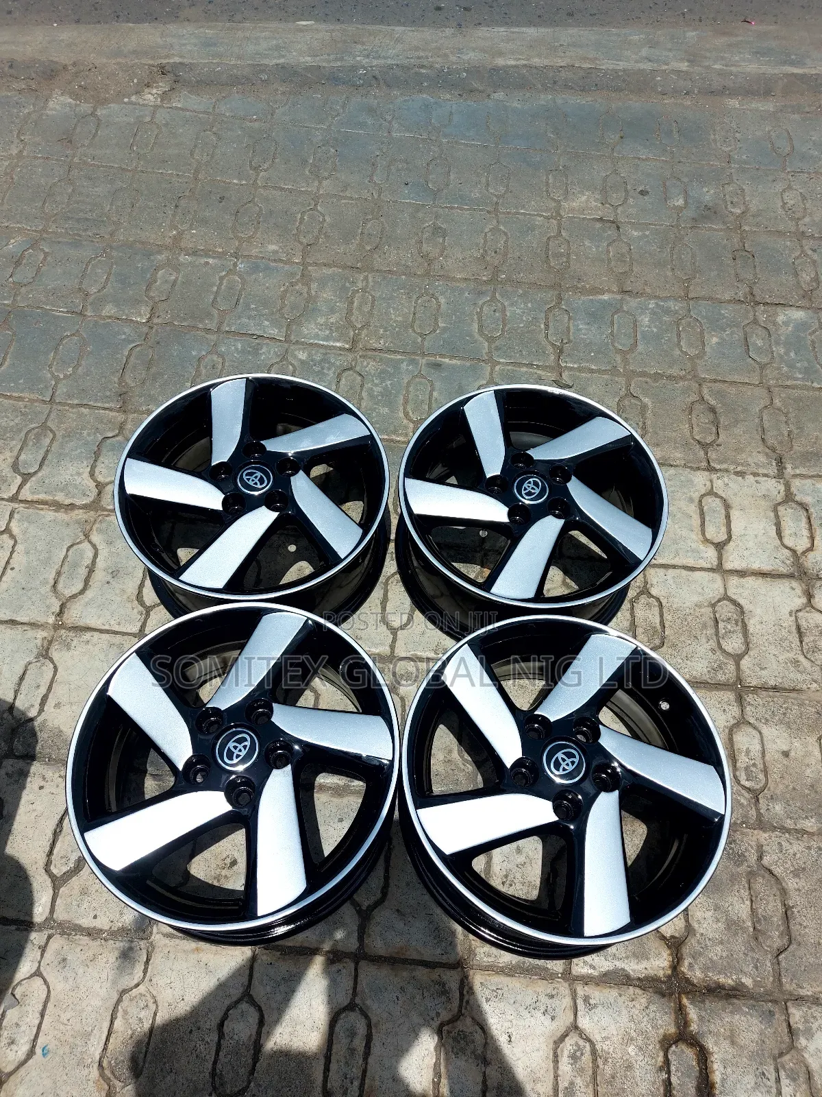 16rim Toyota Camry.
