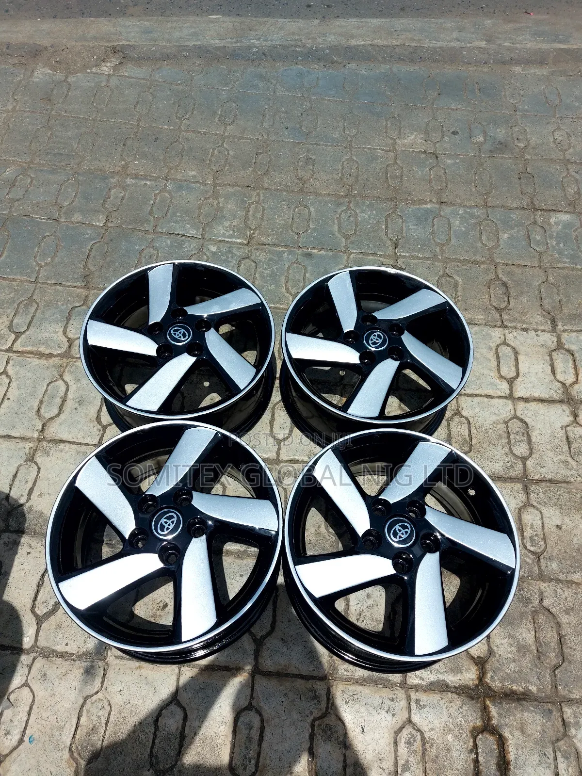 16rim Toyota Camry.