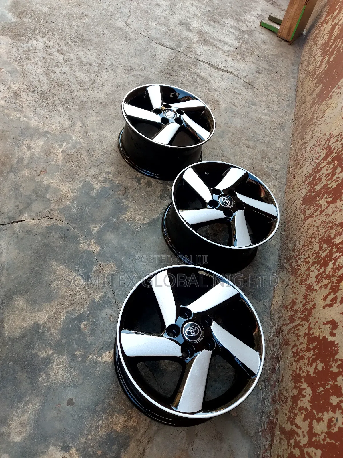 16rim Toyota Camry.