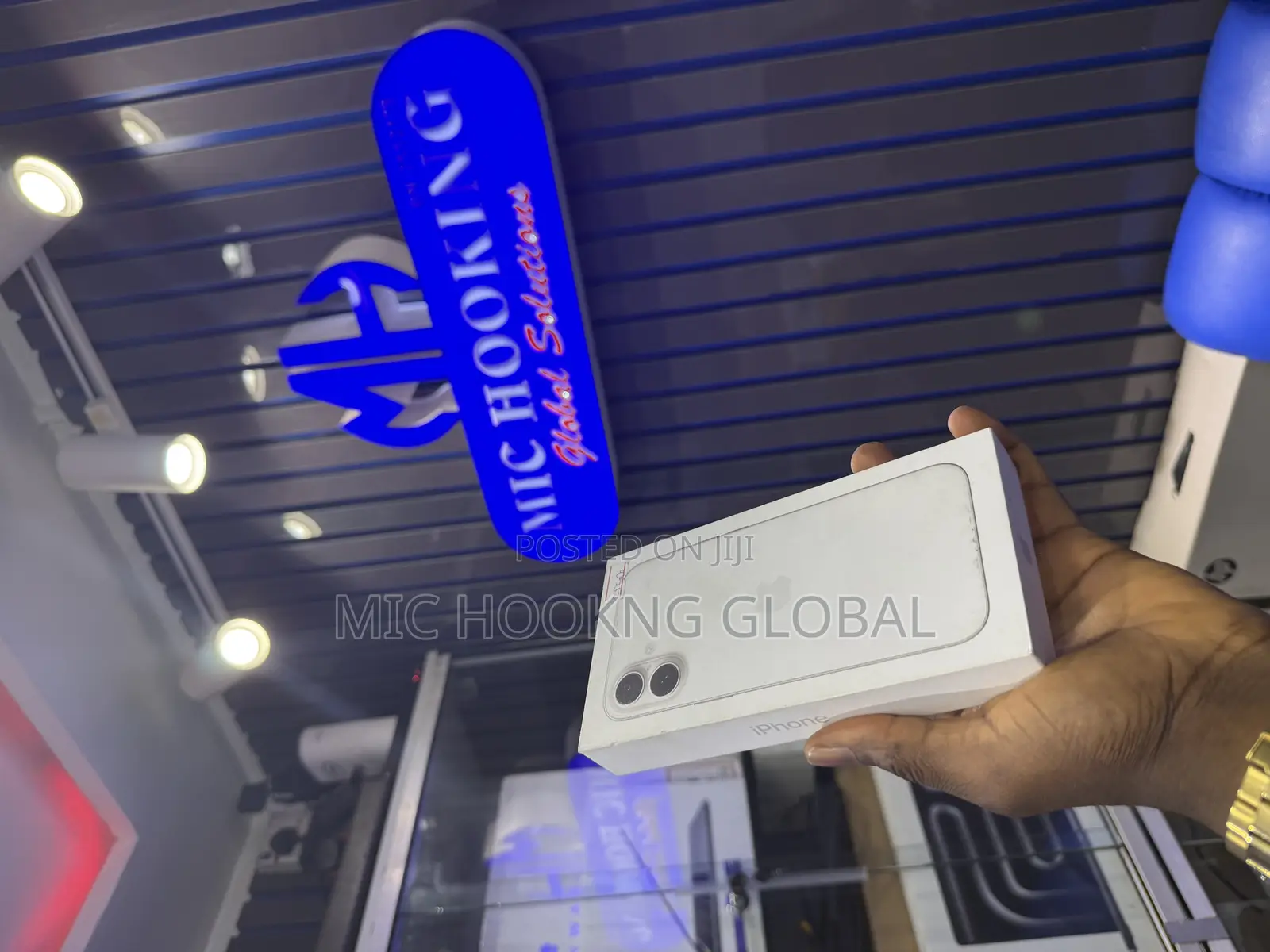 New Apple iPhone 16 Plus 256 GB Silver