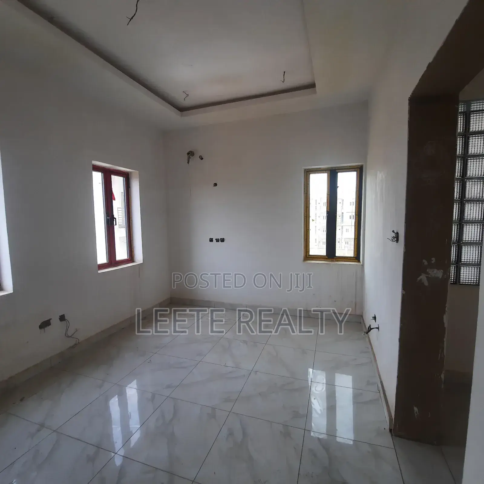 5bdrm Townhouse/Terrace in Mabushi for sale