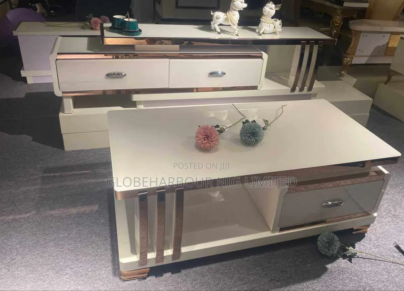 Luxury Executive Center Table With Tv Stand