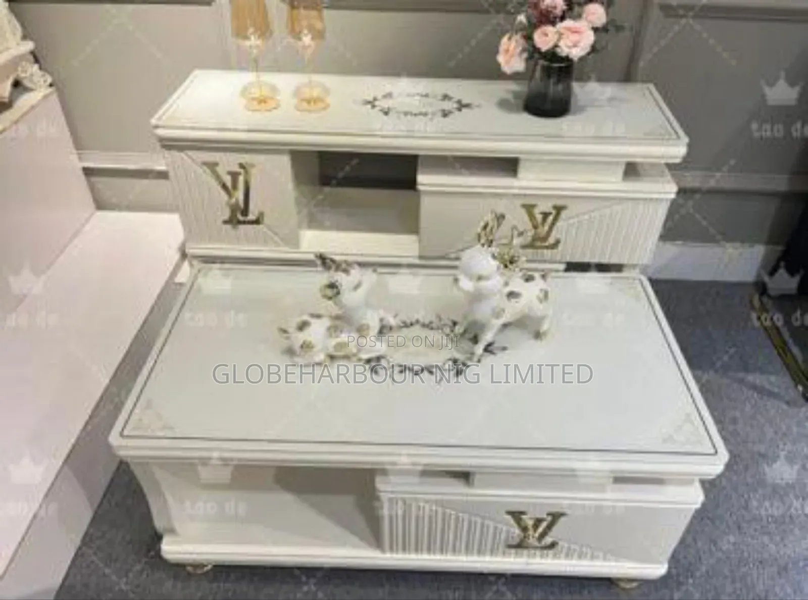 Luxury Executive Center Table With Tv Stand