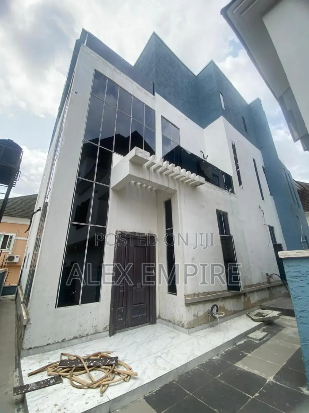 5bdrm Duplex in Ago Palace for sale