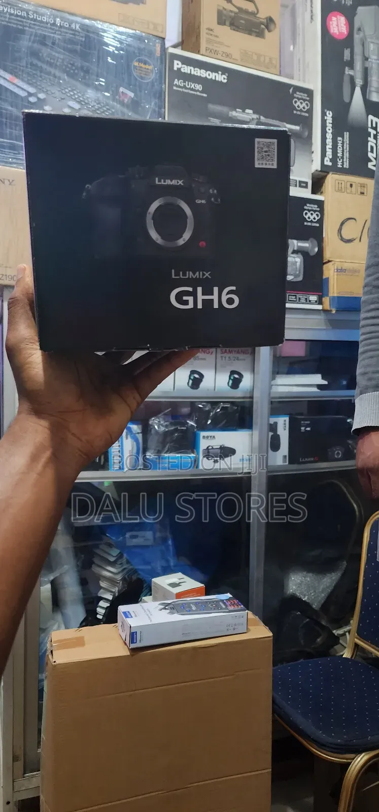 Panasonic Lumix Gh6

Mirrorless Camera