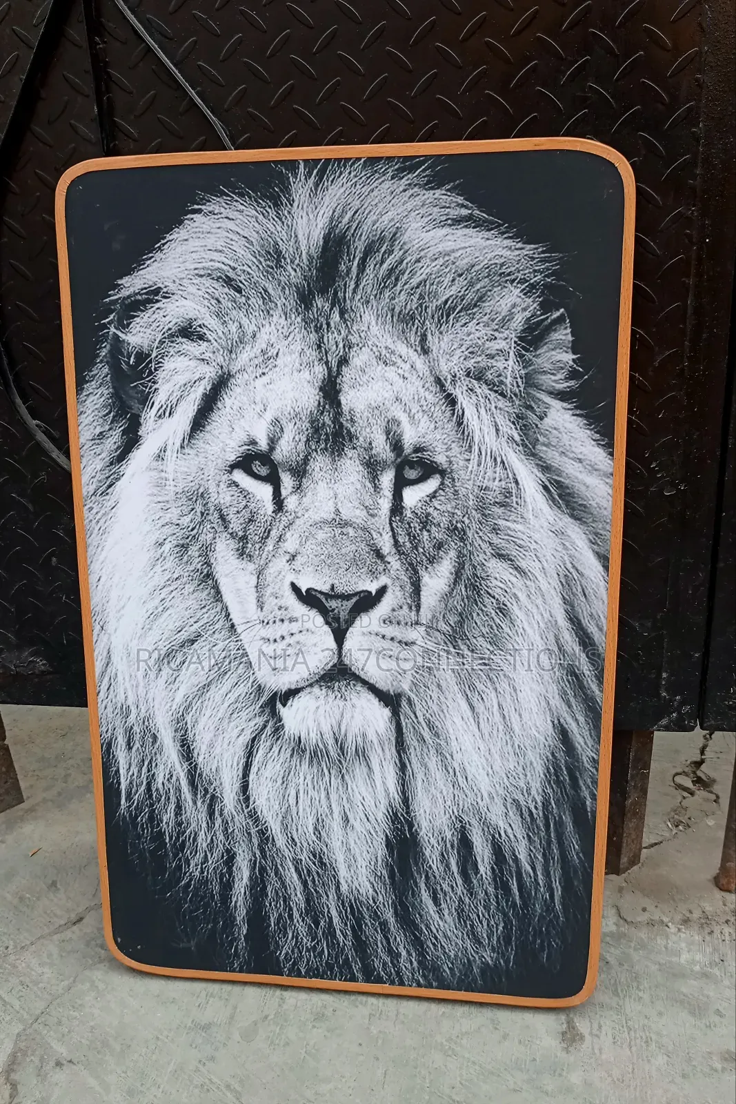 Lion Face Artwork Frameless