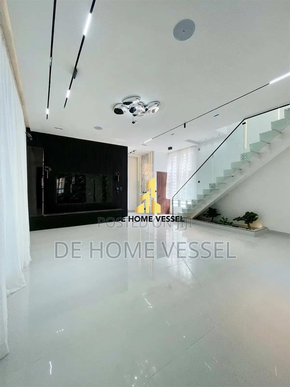 5bdrm Duplex in Idado for sale