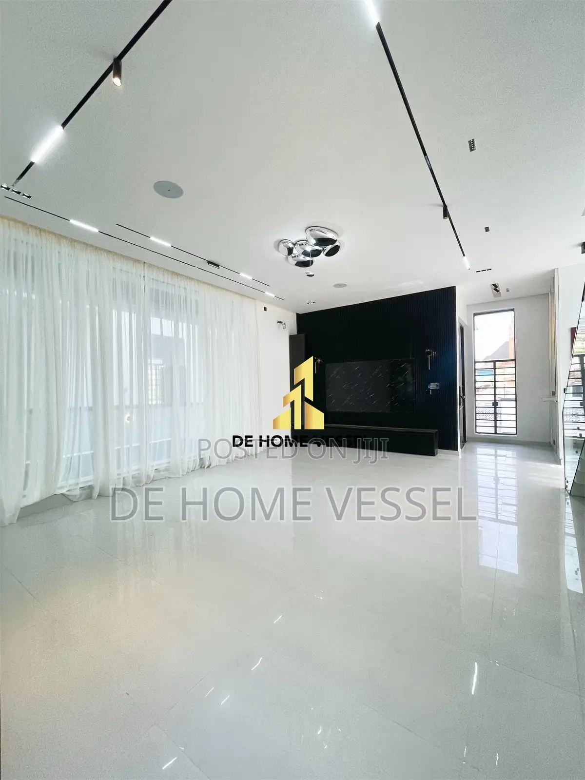 5bdrm Duplex in Idado for sale