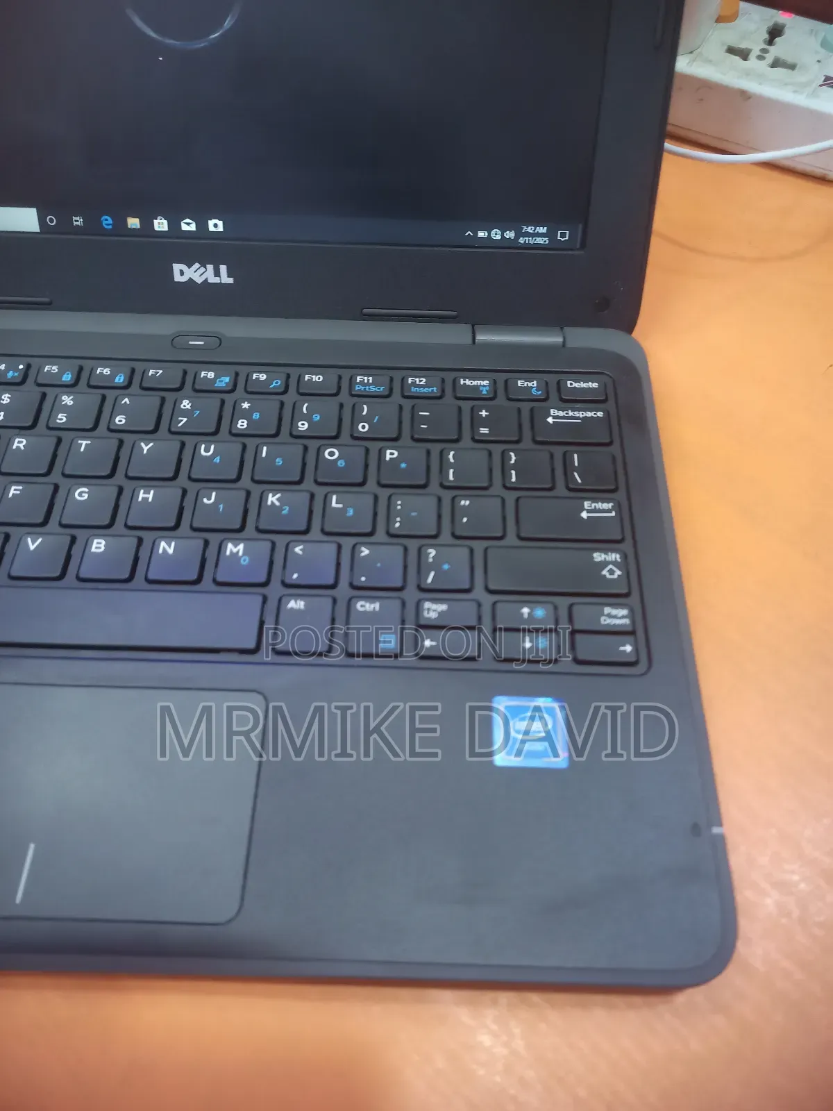 Laptop Dell Latitude 11 3180 4GB Intel Pentium SSD 60GB