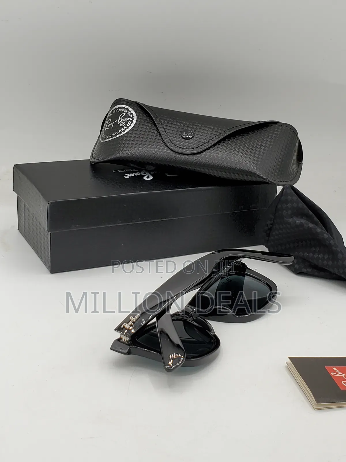 Stylish Black Wayfarer Men's Sunglasses