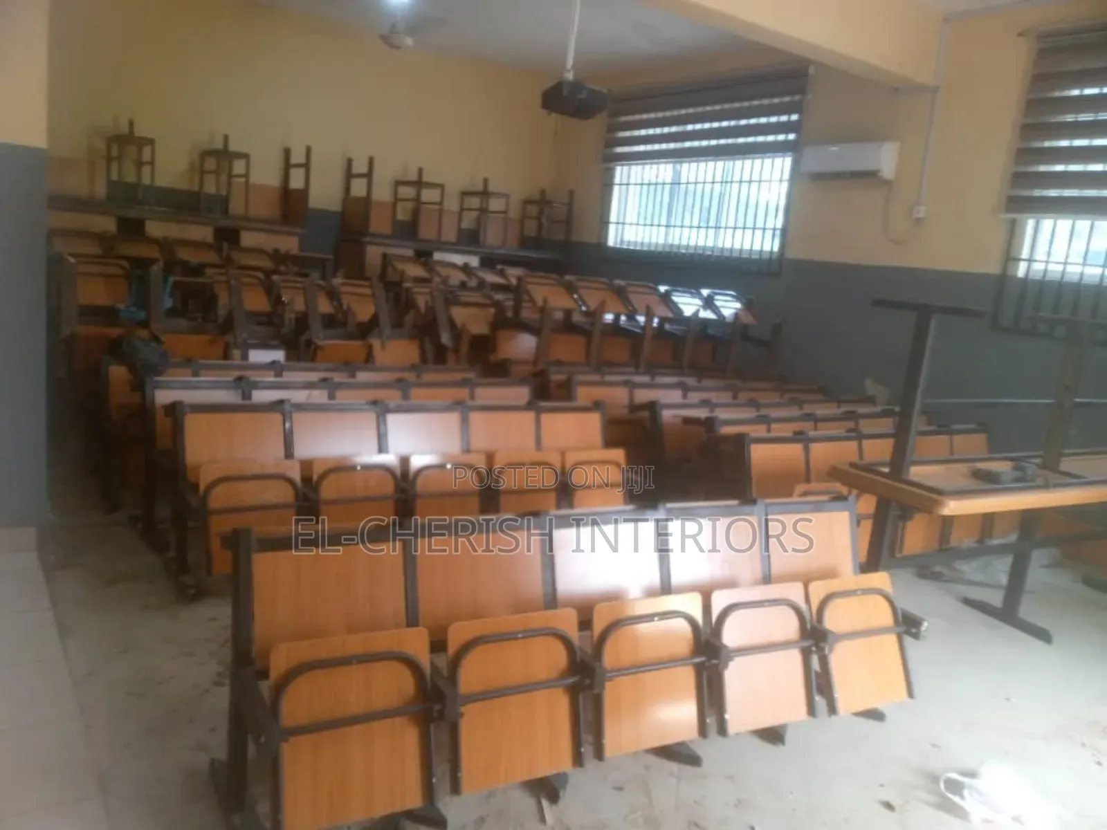 5 Seaters Unique Lecture Hall Table and Chair