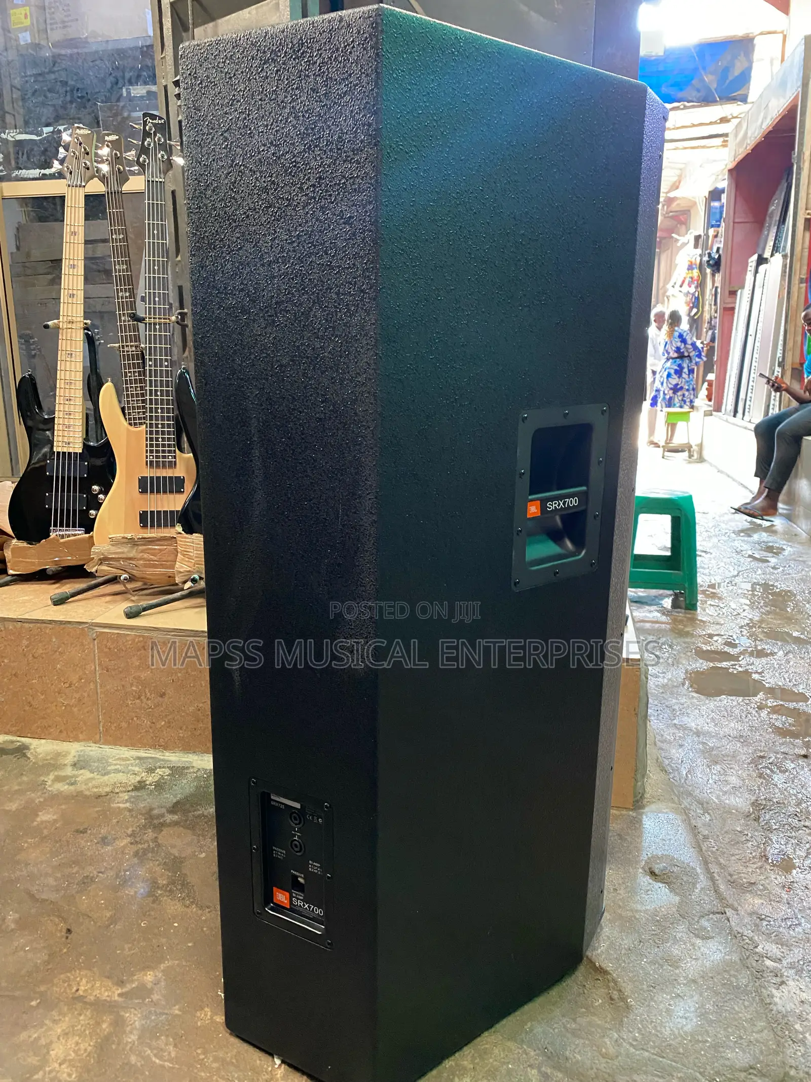 JBL Srx725 Dual 15-Inch Two-Way Loudspeaker.
