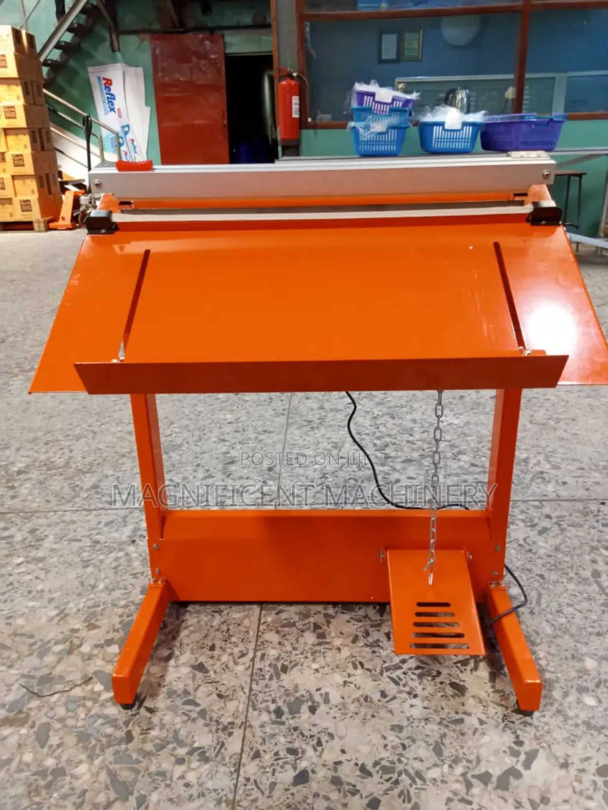 Electric Nylon Cutting and Sealing Machine (Pedal Cutting)