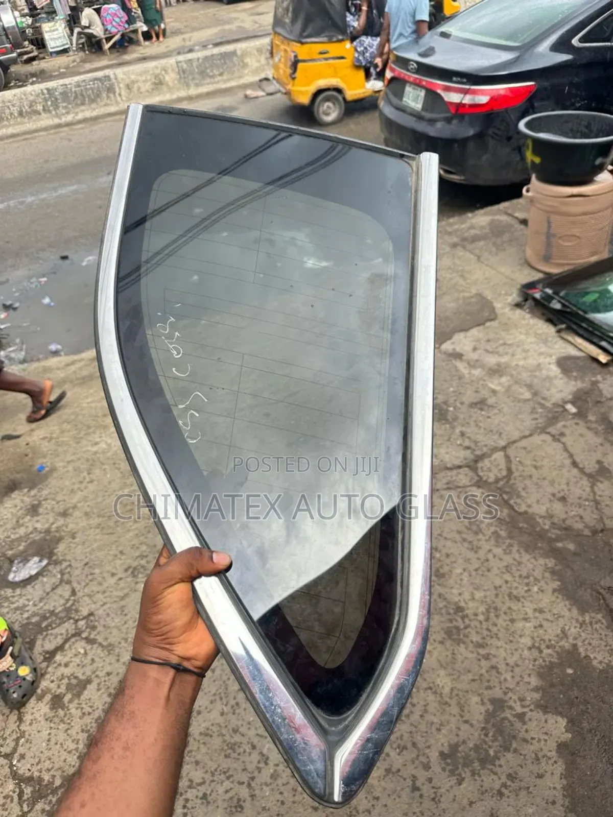Toyota Highlander 2017 Rear Body Vent Glass Available
