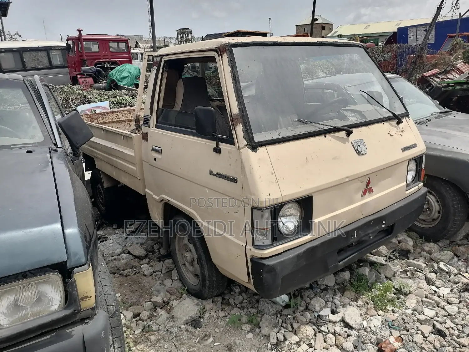 Tokunbo Mitsubishi L300 Mini Truck .Petrol Engine